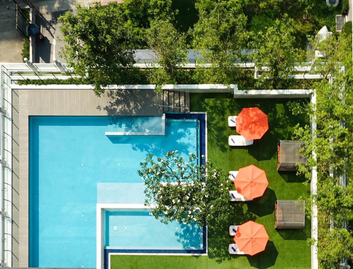 Silq Hotel & Residence, Managed By The Ascott Limited Bangkok Exterior foto The rooftop pool at the Hotel