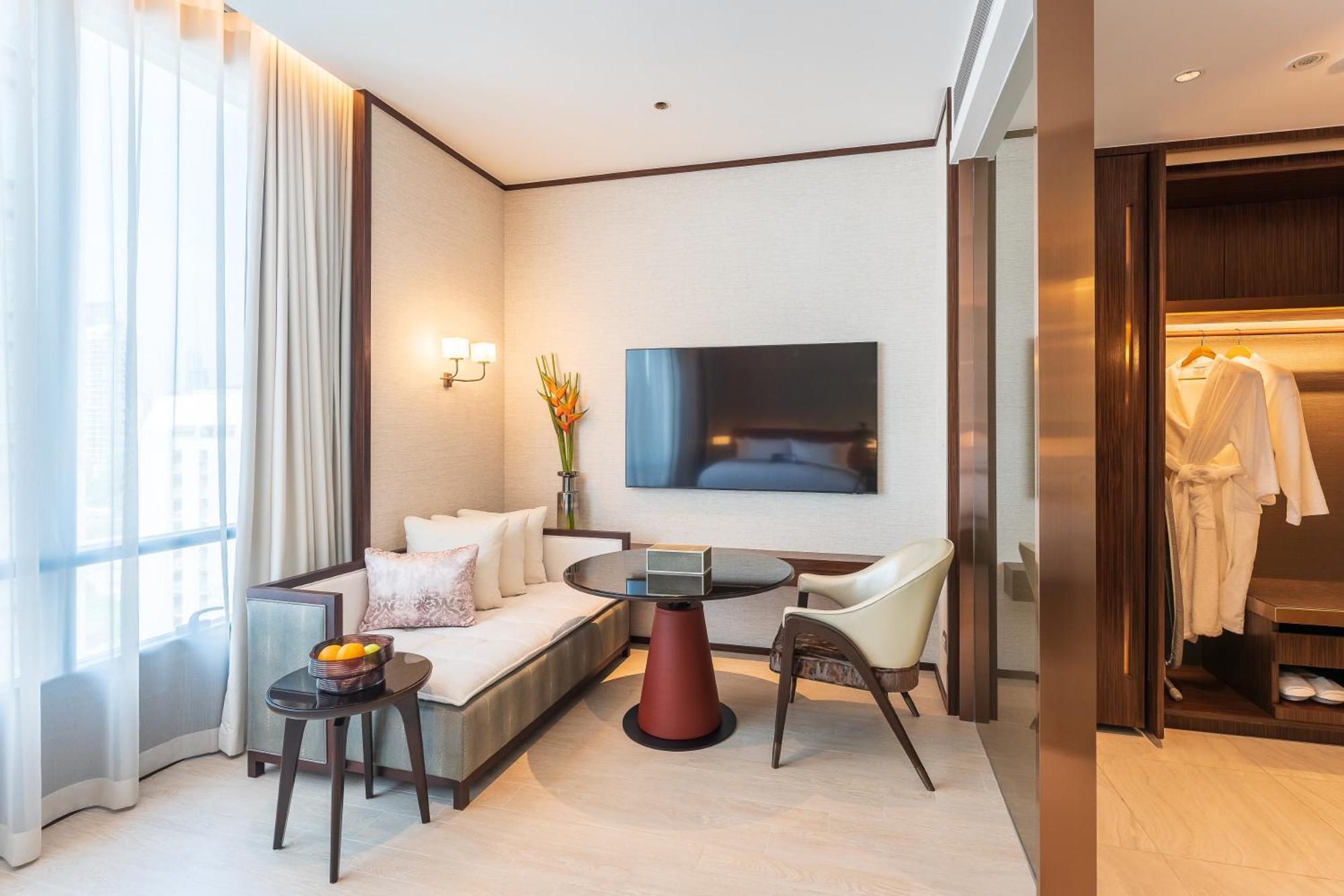 Silq Hotel & Residence, Managed By The Ascott Limited Bangkok Habitación foto A suite at the hotel